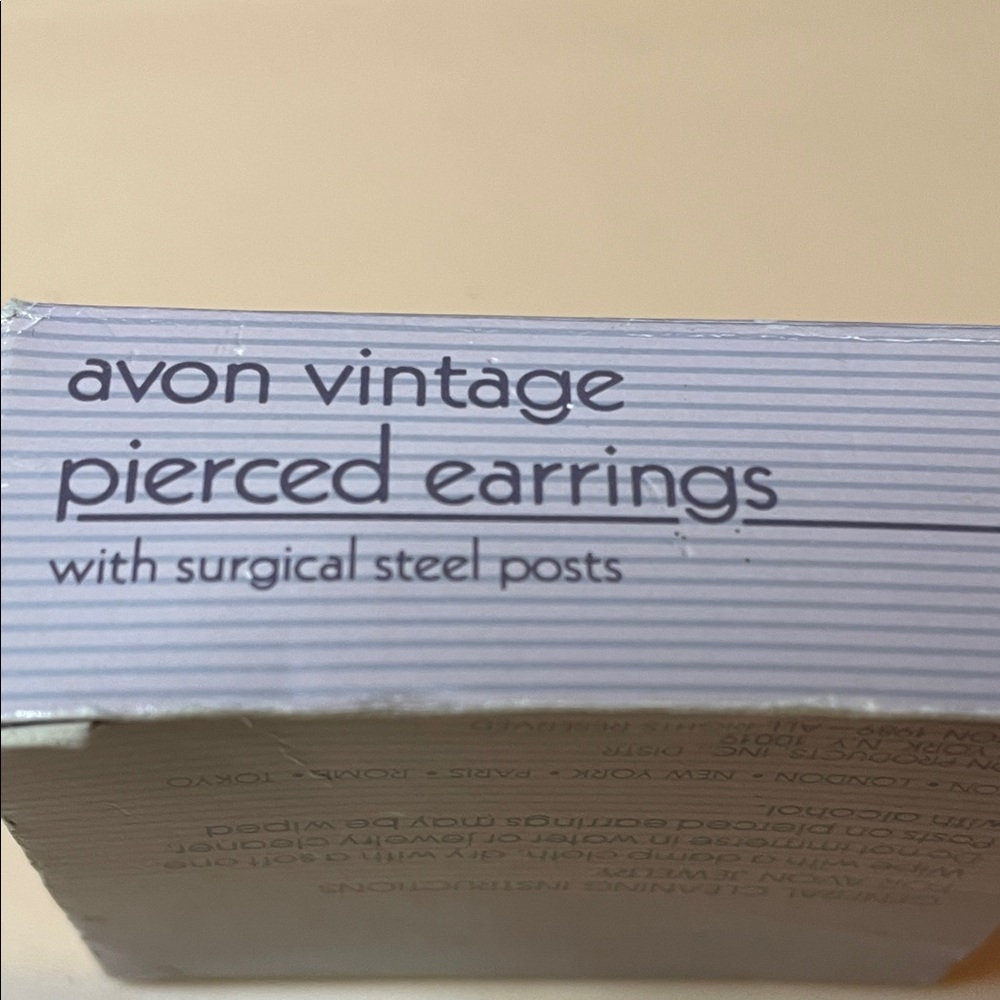 Avon VTG 1989 Black and Yellow Geometric Earrings - Picture 6 of 7
